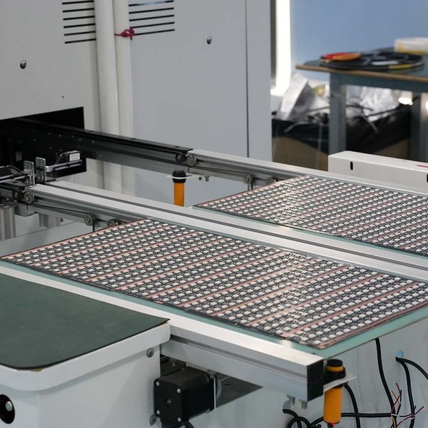 QUAN HE Lighting Co., Ltd. manufacturer production line