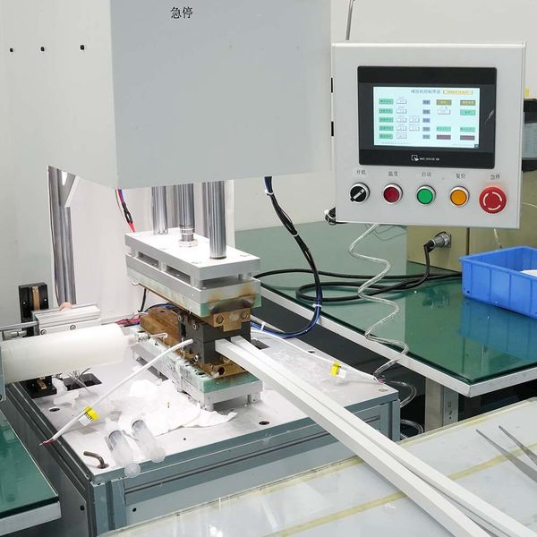 QUAN HE Lighting Co., Ltd. manufacturer production line