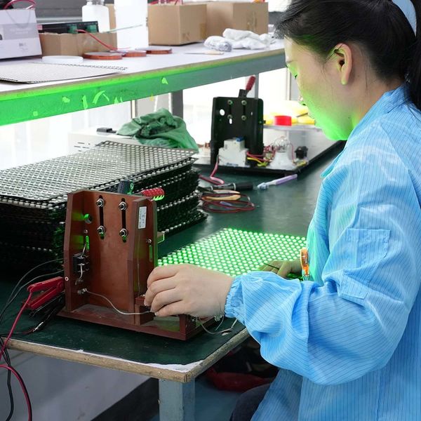 QUAN HE Lighting Co., Ltd. manufacturer production line